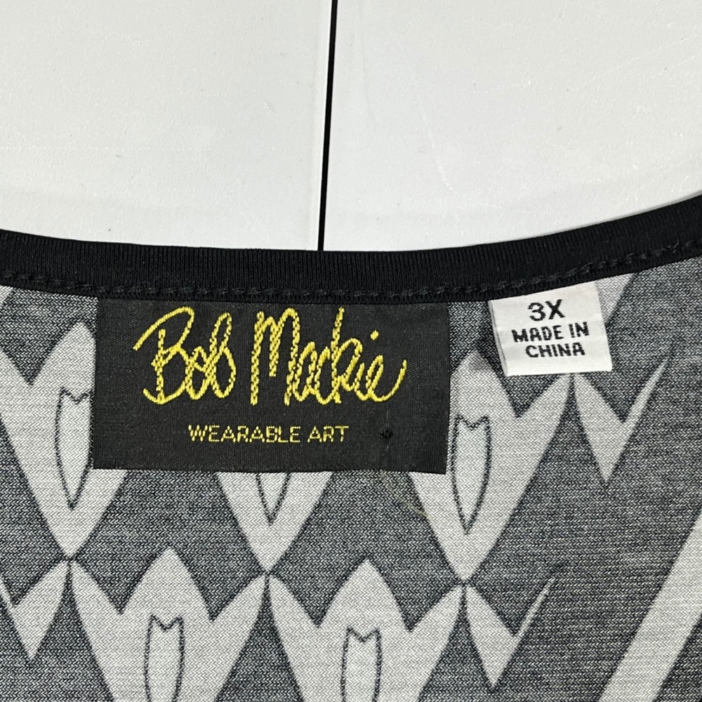Bob Mackie Black Floral V-Neck Long Sleeve Blouse with Gray and Tan Accents. - Picture 7 of 11